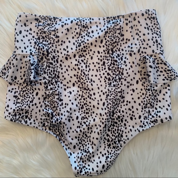 Kortni Jeane Dalmatian hip ruffle - Picture 2 of 3